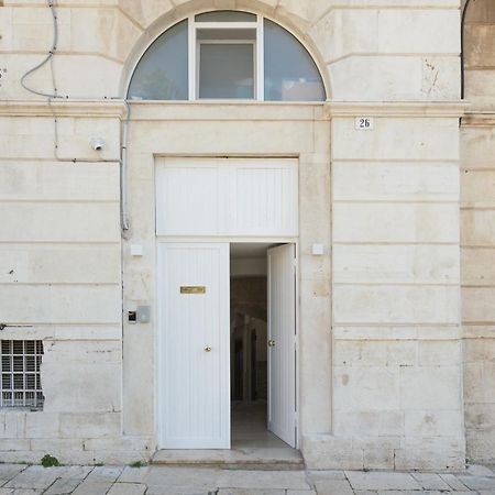 Alibi Suites Suite Museum: Gioiello Con Vista Sul Museo Archeologico Nazionale, Letto E Doccia Con Cromoterapia, Smart Tv, Wifi E A/C ルーヴォ・ディ・プーリア エクステリア 写真
