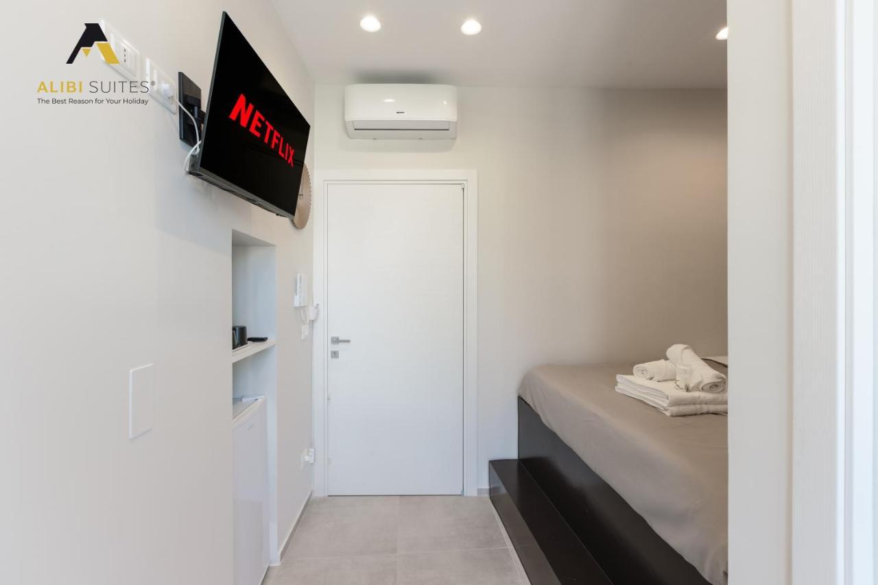 Alibi Suites Suite Museum: Gioiello Con Vista Sul Museo Archeologico Nazionale, Letto E Doccia Con Cromoterapia, Smart Tv, Wifi E A/C ルーヴォ・ディ・プーリア エクステリア 写真